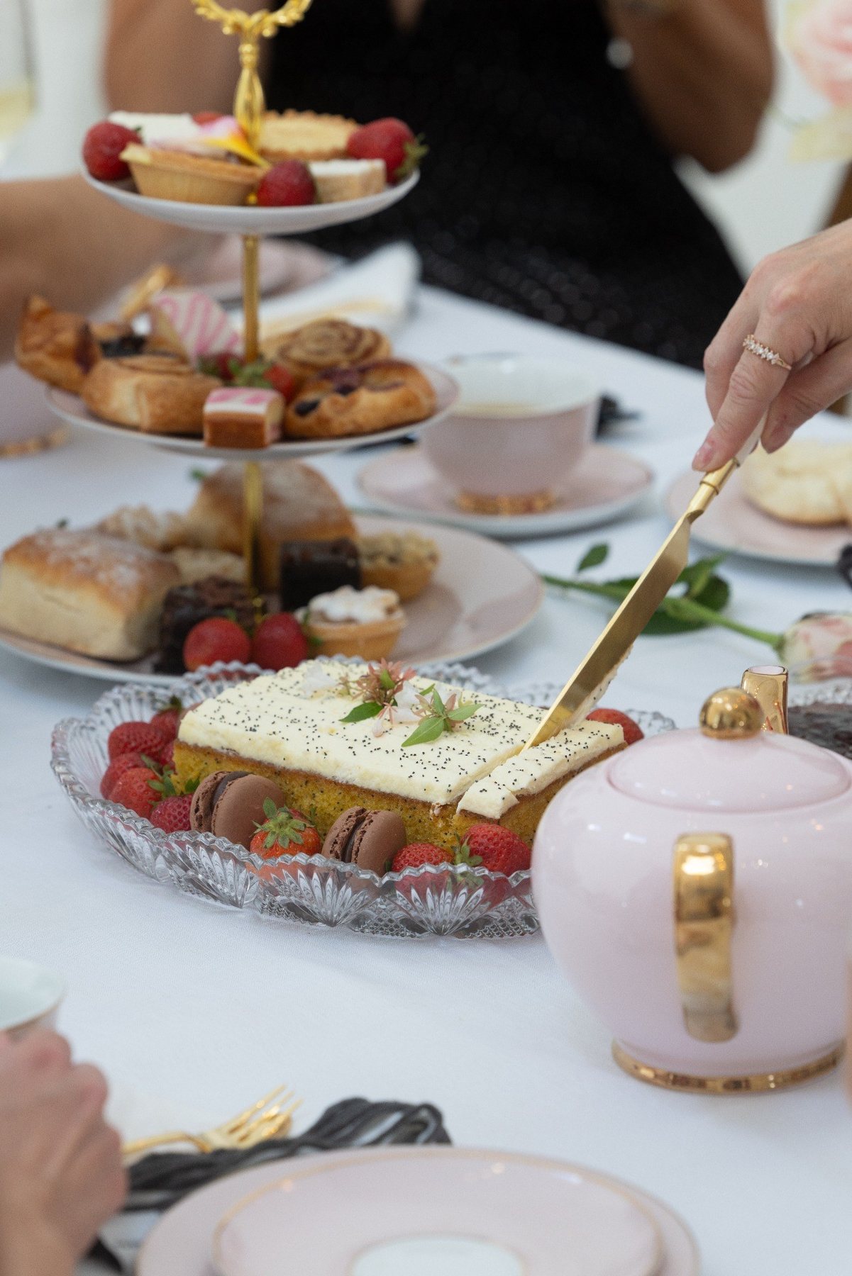 Event cake-cutting detail